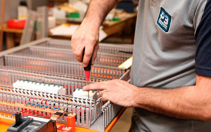 Montagem de Painéis Elétricos